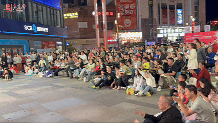 4.11第二观赛场.gif