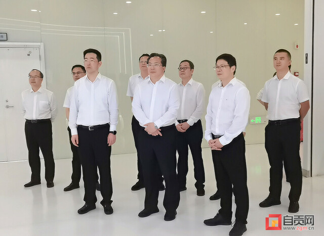 范波一行考察昆山市中科院安全可控信息技术产业化基地。.jpg