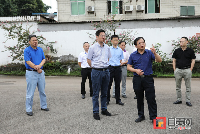 曾洪扬在舒坪污水处理厂调研督导