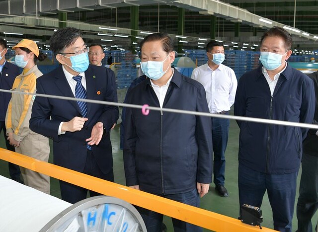 彭清华在自贡泸州调研时强调 
坚定信心 迎难而上 担当作为 
在抓好常态化疫情防控的同时全力以赴稳定经济增长「相关图片」