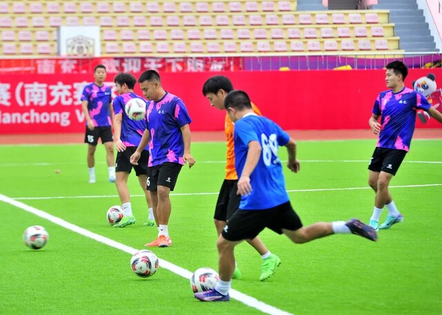南充队在主场进行训练即将迎战成都队+(4).jpg