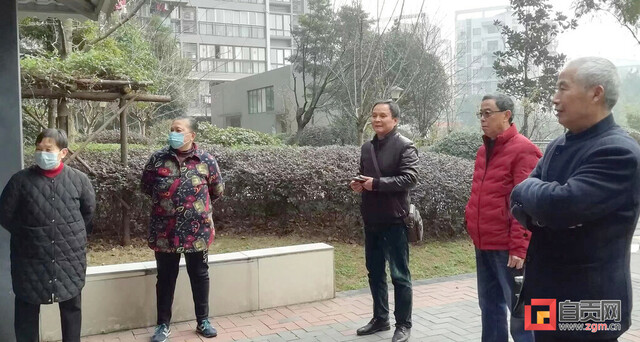 居民和谢二哥议事