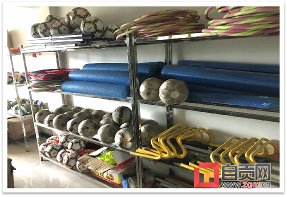 （足球训练器材）