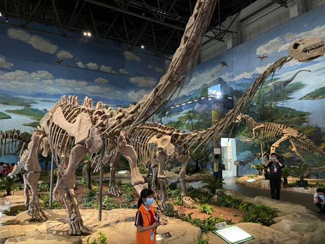 5A4C9CFC-1829-423A-9E6B-21DB459ACC5B