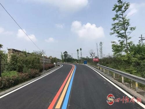 宽阔的乡村公路.jpg