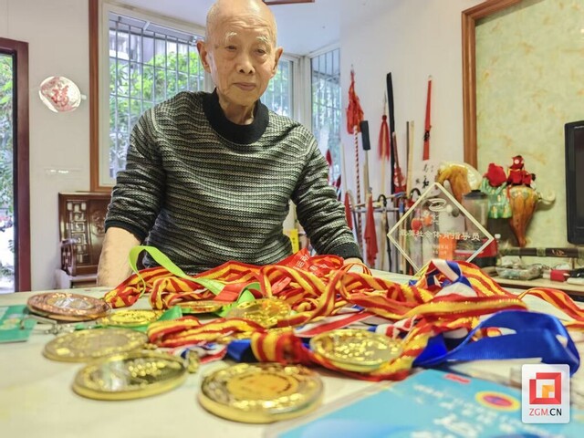 邓善昌近照 记者 张才 摄.jpg