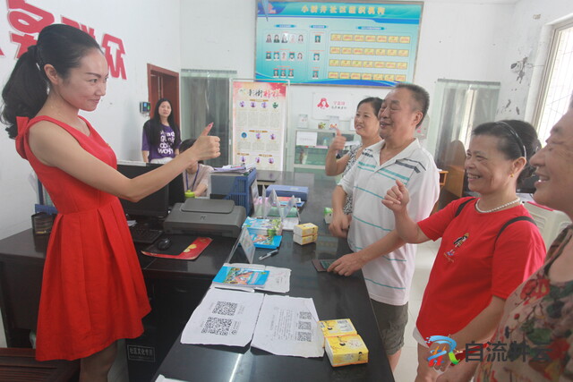 七彩连心桥聋哑人手语学习.JPG