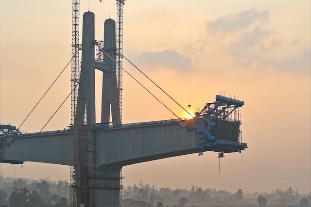 俯瞰大桥。成达万高铁公司供图